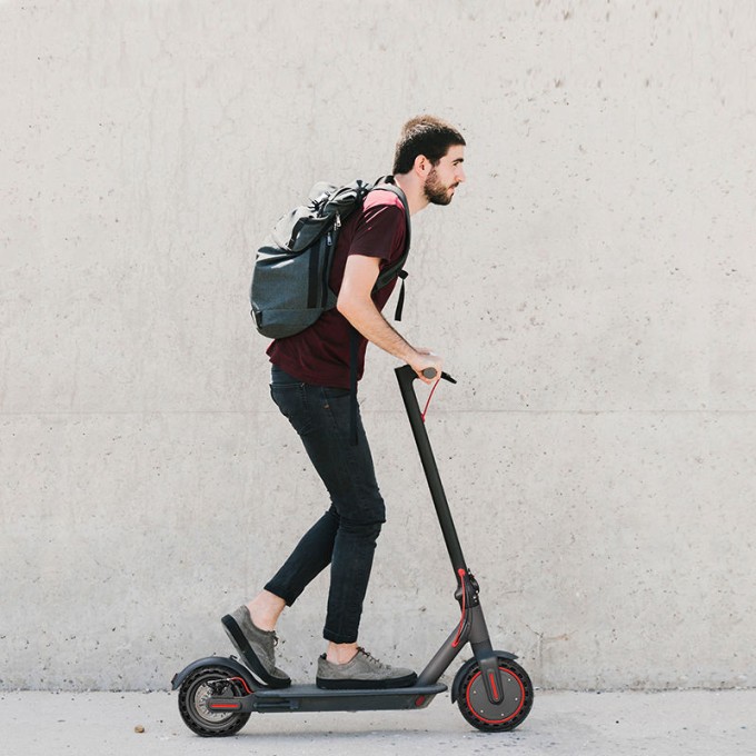 AERIUM AOVO ES80 elektromos roller, fekete